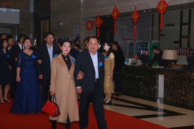 “凝心聚力 ·砥礪前行”— 龍港集團2020新春年會完美收官！