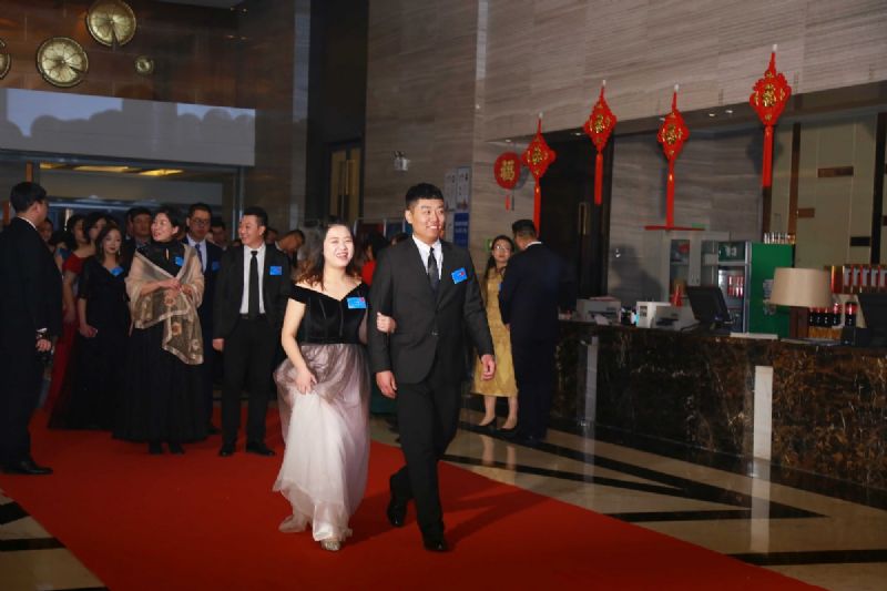 “凝心聚力 ·砥礪前行”— 龍港集團2020新春年會完美收官！