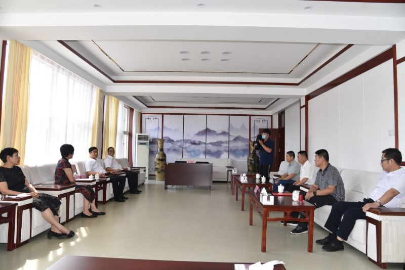 校企聯(lián)袂，共筑教育——“龍港·育秀園”又一教育教學獎勵基金簽約儀式圓滿完成！