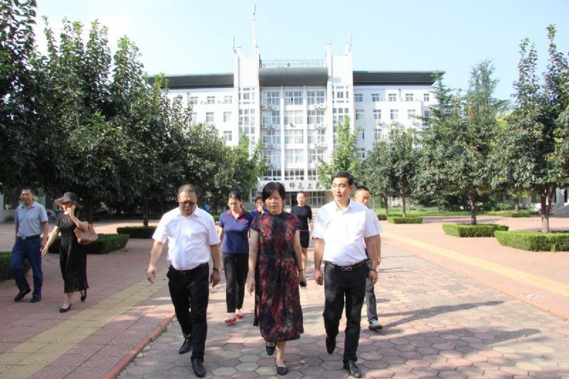 校企聯(lián)袂，共筑教育——“龍港·育秀園”又一教育教學獎勵基金簽約儀式圓滿完成！