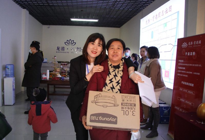 人山人海，瘋狂搶購(gòu)丨直擊龍港·育德園開(kāi)盤火爆現(xiàn)場(chǎng)！