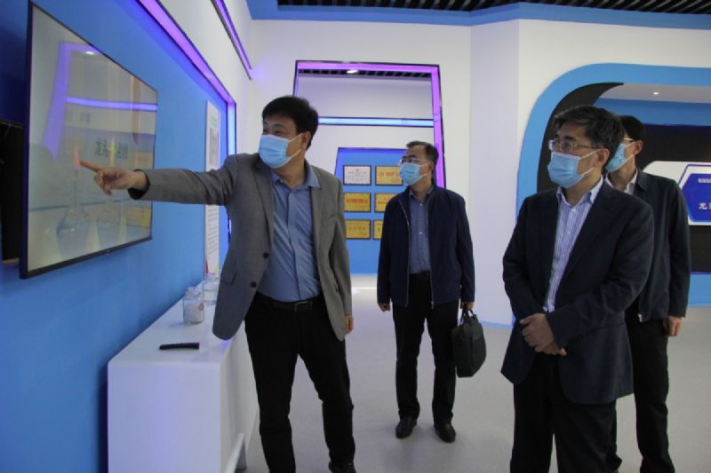 濰坊市財(cái)政局黨組書記、局長(zhǎng)王金祥一行到龍港硅業(yè)公司調(diào)研