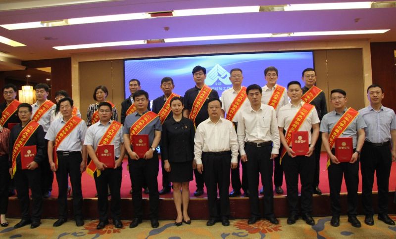 濰坊龍港集團(tuán)董事長王敬偉榮獲“風(fēng)箏都zui美科技工作者”！