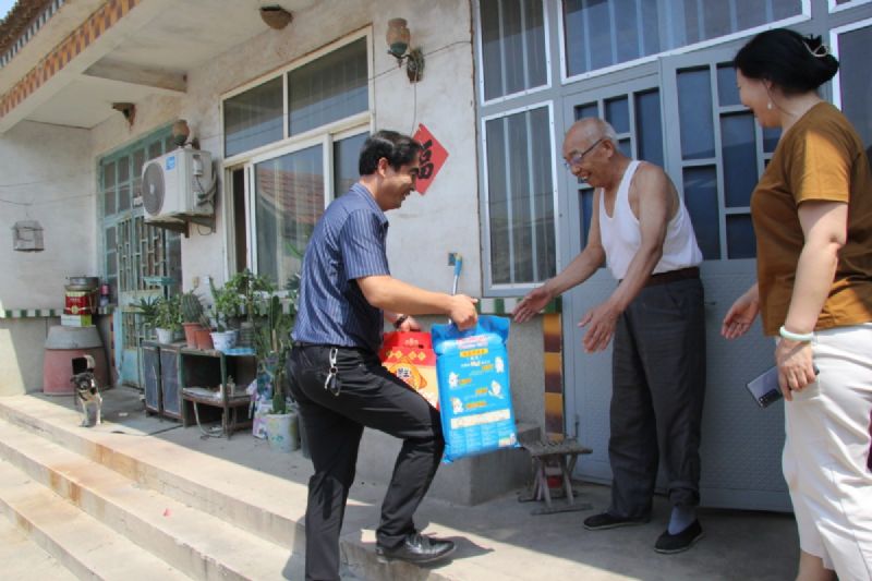 情系老黨員，慰問暖人心——新生代企業(yè)家代表、龍港集團常務副總經理王敬武走訪慰問老黨員