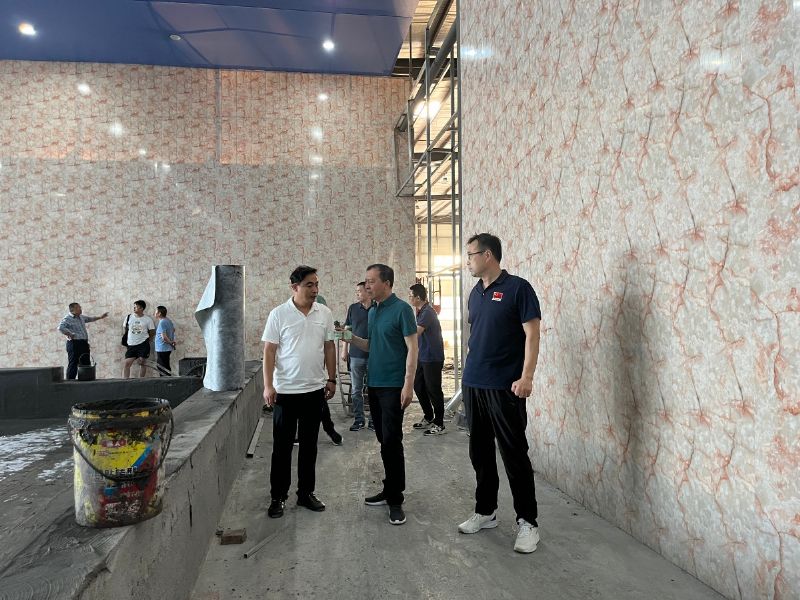 市體育事業(yè)發(fā)展中心領導蒞臨龍港運動中心調(diào)研